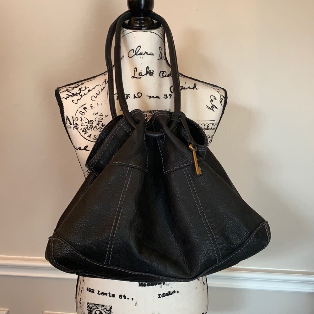 🖤🦋FOSSIL Black Leather Large Shoulder Bag🦋🖤